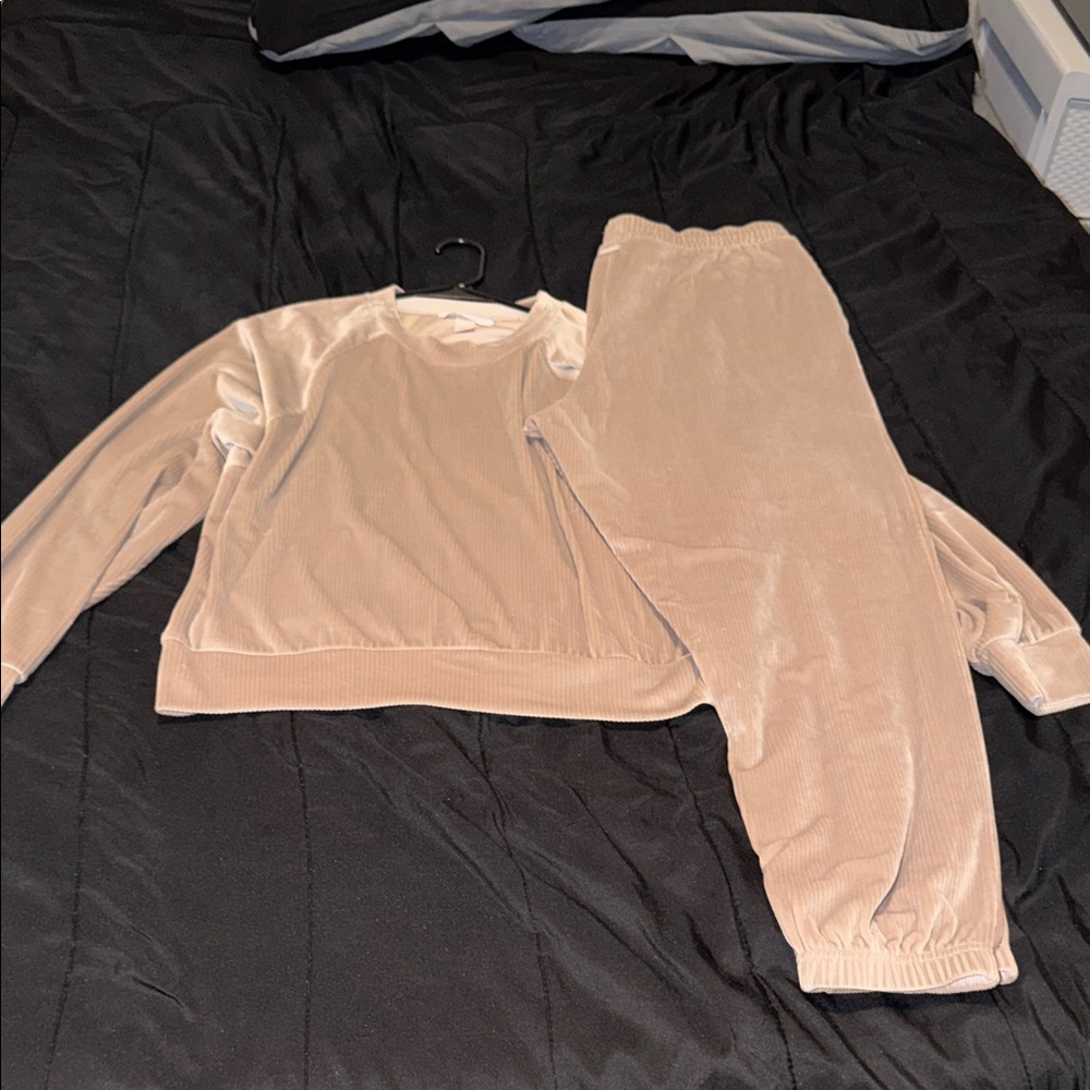 Victoria's Secret Champagne Lounge Set